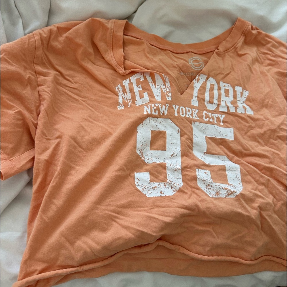 Graphic tee